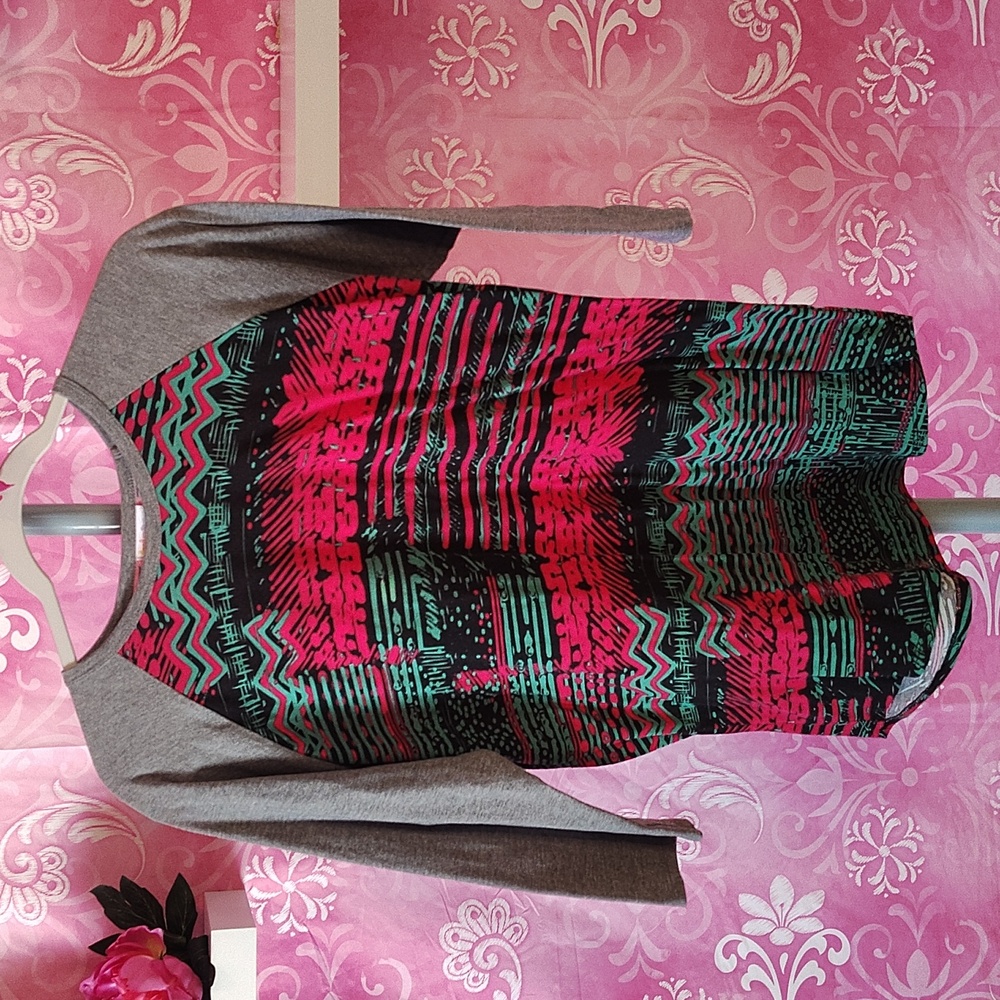 LuLaRoe Gray and Pink Graphic Top